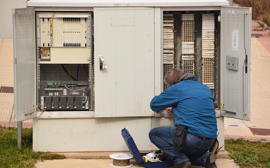 cherche électricien pas cher Éragny